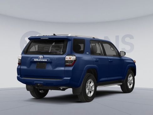 Used 2018 Toyota 4Runner SR5 Premium image 2