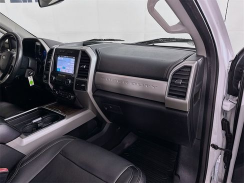 Used 2019 Ford F250 Lariat w/ Lariat Value Package image 34