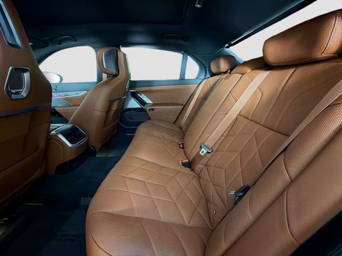 Certified 2023 BMW 760i xDrive AWD/4WD image 26
