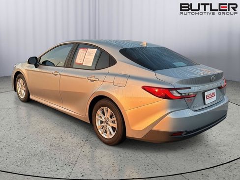 Certified 2025 Toyota Camry LE FWD image 4