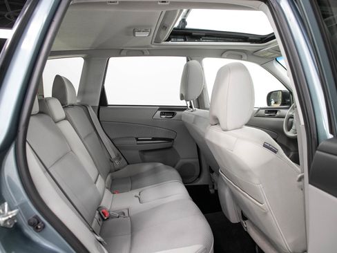 Used 2011 Subaru Forester 2.5X Premium w/ All-Weather Pkg AWD/4WD image 13