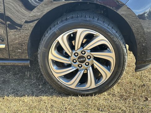 Used 2023 Lincoln Navigator L Reserve image 12