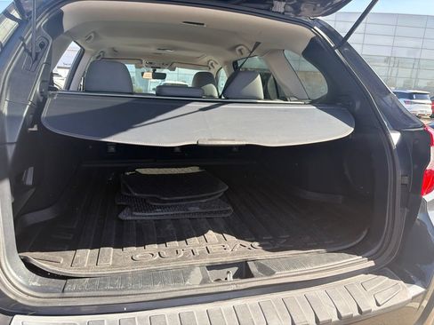 Used 2018 Subaru Outback 2.5i Limited AWD/4WD image 14