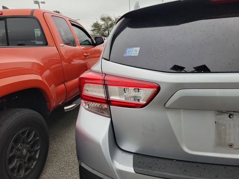 Used 2019 Subaru Crosstrek 2.0i Premium w/ Moonroof Package image 19