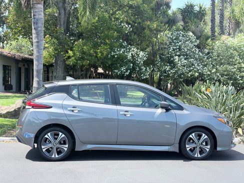 Used 2021 Nissan Leaf SV FWD image 6