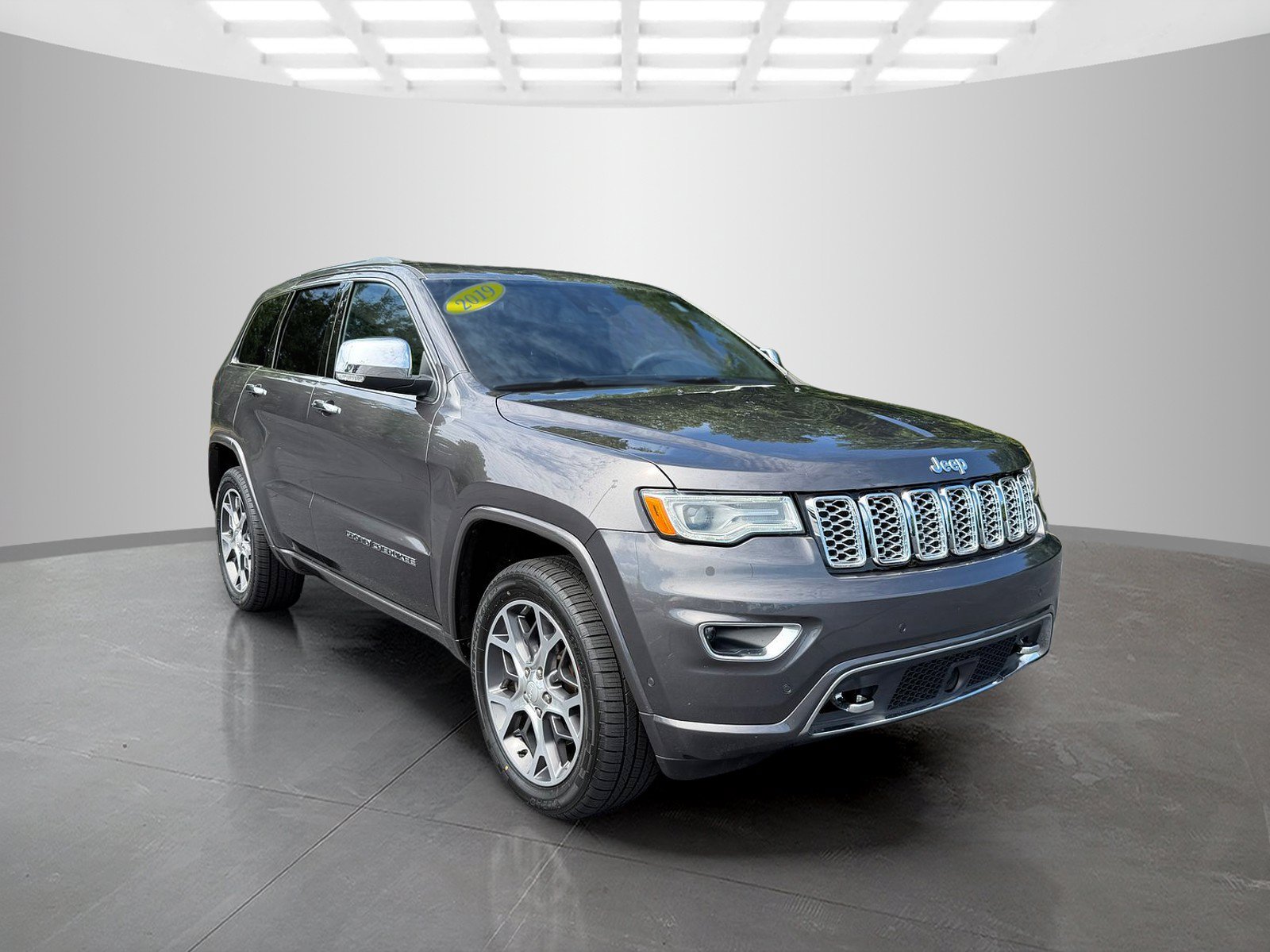 Used 2019 Jeep Grand Cherokee Overland AWD/4WD image 5