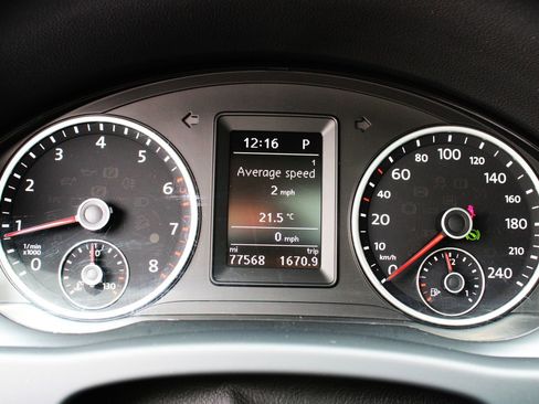 Used 2016 Volkswagen Tiguan image 17