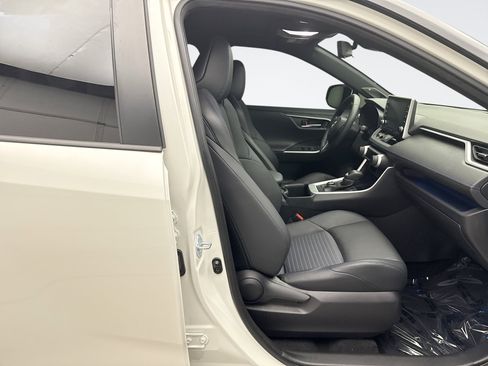 Used 2022 Toyota RAV4 XSE AWD/4WD image 19