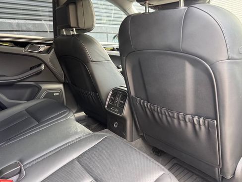 Certified 2023 Porsche Macan S AWD/4WD image 14