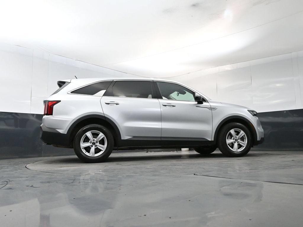 Used 2022 Kia Sorento LX FWD image 25