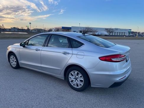 Used 2019 Ford Fusion S image 4