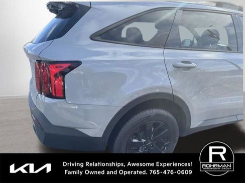 Used 2022 Kia Sorento S w/ Panoramic Sunroof Package AWD/4WD image 4