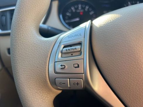 Used 2014 Nissan Rogue SV image 13