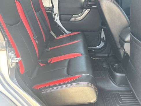 Used 2018 Jeep Wrangler Unlimited Sport w/ Dual Top Group AWD/4WD image 15