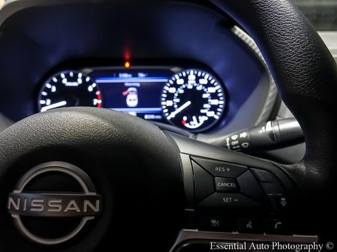 Used 2025 Nissan Sentra SV FWD image 17