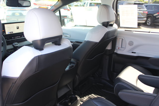 Certified 2026 Toyota Sienna XSE FWD image 31