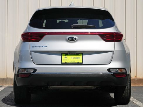 Used 2020 Kia Sportage LX AWD/4WD image 10
