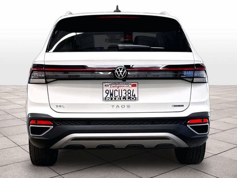Certified 2025 Volkswagen Taos SEL w/ Black Wheel Plus Package AWD/4WD image 8