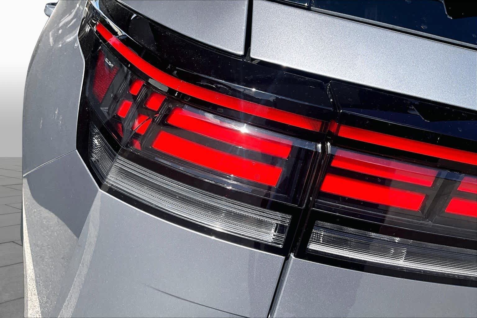 New 2027 Volkswagen Atlas SE FWD image 14