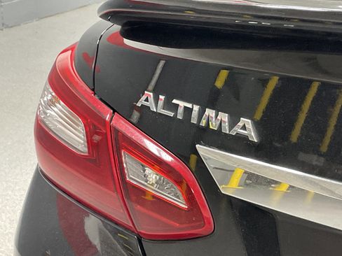 Used 2018 Nissan Altima 2.5 SL w/ 2.5 SL Technology Package FWD image 7