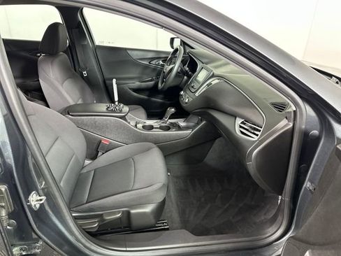 Used 2017 Chevrolet Malibu LS image 28