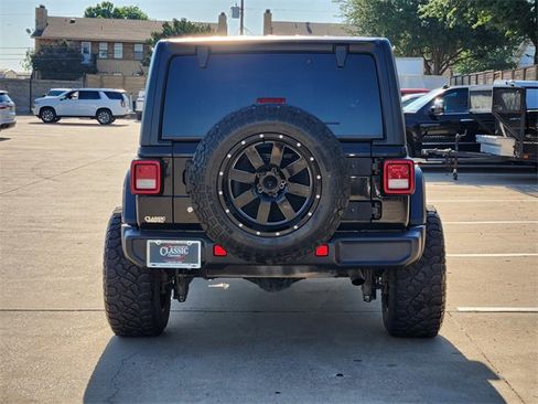 Used 2020 Jeep Wrangler Unlimited Sahara AWD/4WD image 13