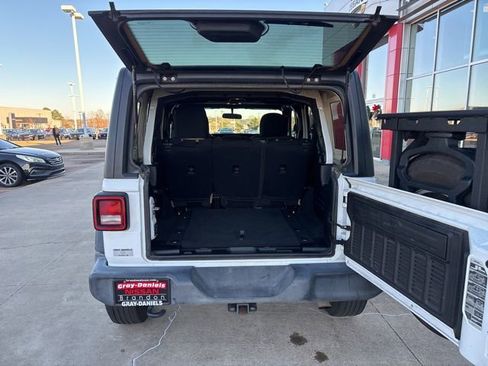 Used 2019 Jeep Wrangler Unlimited Sport S image 21