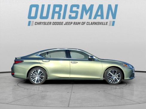 Used 2024 Lexus ES 300h w/ Premium Package image 2