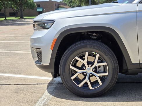 New 2025 Jeep Grand Cherokee L Limited w/ Trailer Tow Package AWD/4WD image 9
