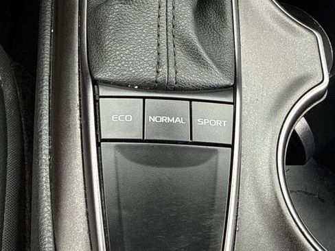 Used 2024 Toyota Camry SE FWD image 20