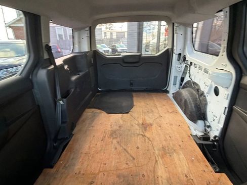 Used 2018 Ford Transit Connect XLT image 17