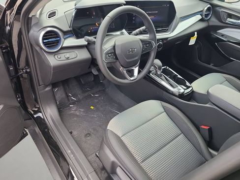 New 2026 Chevrolet Trax LT w/ Midnight Edition FWD image 19