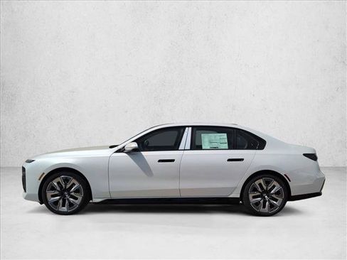 Used 2026 BMW i7 xDrive60 AWD/4WD image 5