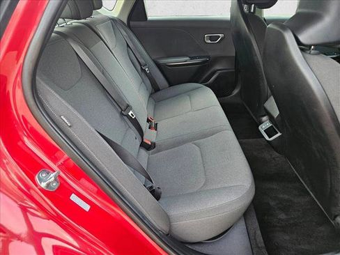 Used 2025 Kia K4 LXS image 19