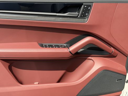 New 2026 Porsche Cayenne GTS AWD/4WD image 21