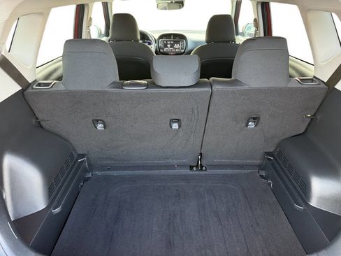 Used 2025 Kia Soul LX image 11