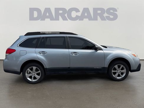 Used 2014 Subaru Outback 2.5i w/ Alloy Wheel Package AWD/4WD image 8