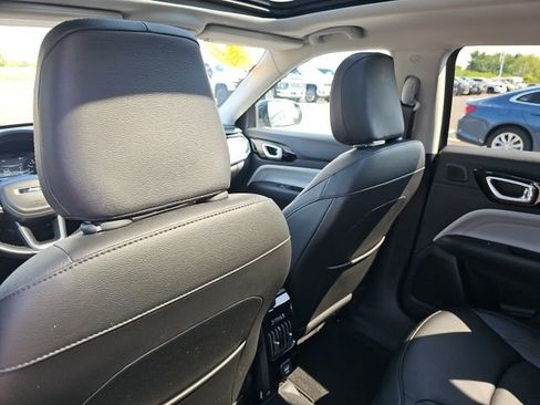 Used 2022 Jeep Compass Limited w/ Sun and Sound Group image 26