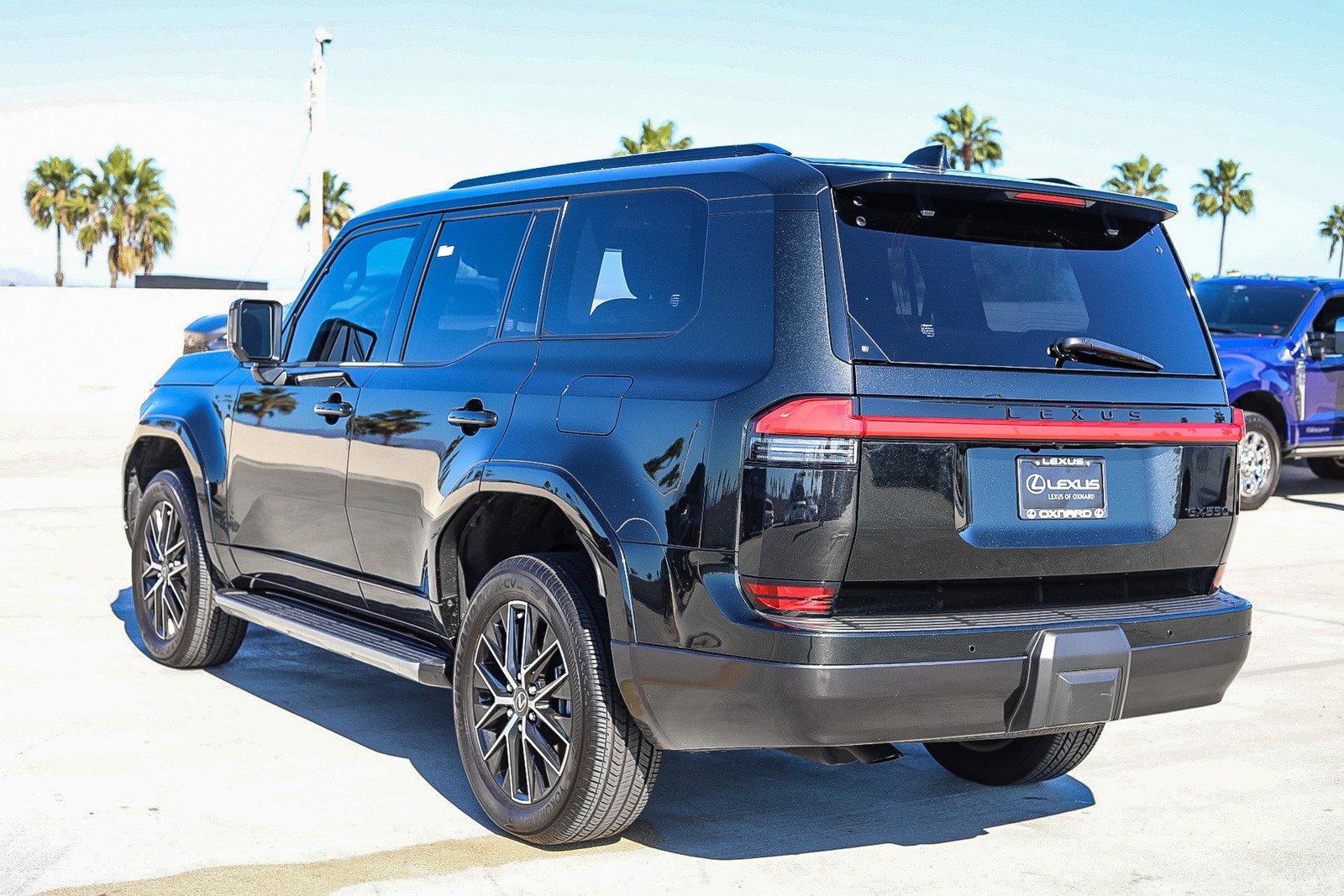 Used 2025 Lexus GX 550 w/ Cold Area Package AWD/4WD image 5