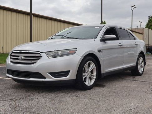 Used 2015 Ford Taurus SEL FWD image 3