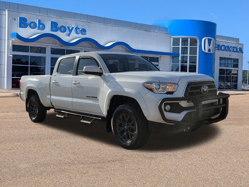 Used 2022 Toyota Tacoma SR5 RWD image 3