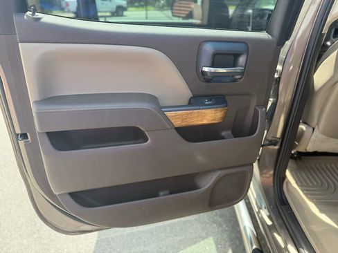 Used 2015 Chevrolet Silverado 2500 LTZ w/ LTZ Plus Package image 16