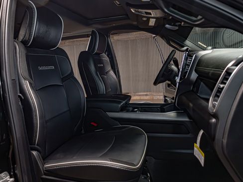 Used 2025 RAM 3500 Laramie image 29