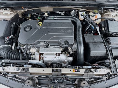 Used 2022 Chevrolet Malibu LT image 28