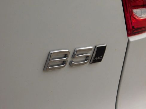 Used 2023 Volvo XC40 B5 Plus w/ Driver Assist Package AWD/4WD image 6