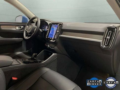 Used 2025 Volvo XC40 B5 Core image 23