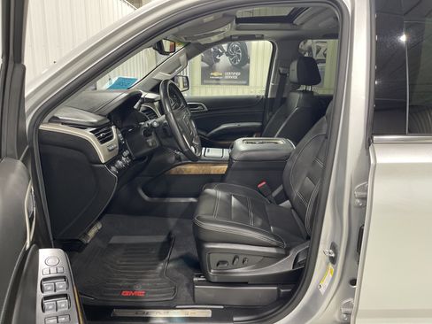 Used 2020 GMC Yukon XL Denali w/ Open Road Package AWD/4WD image 2