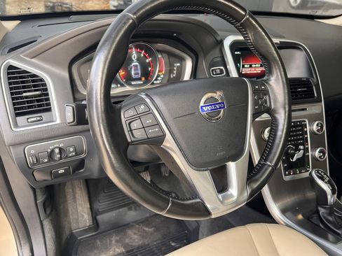 Used 2016 Volvo XC60 T6 Platinum w/ Protection Package image 13