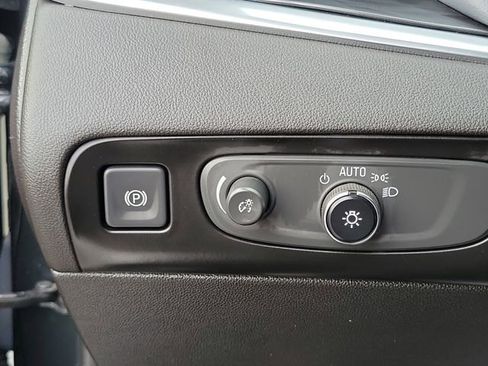 Used 2018 Buick Enclave Premium FWD image 13