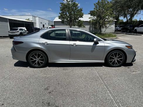 Used 2021 Toyota Camry SE FWD image 7